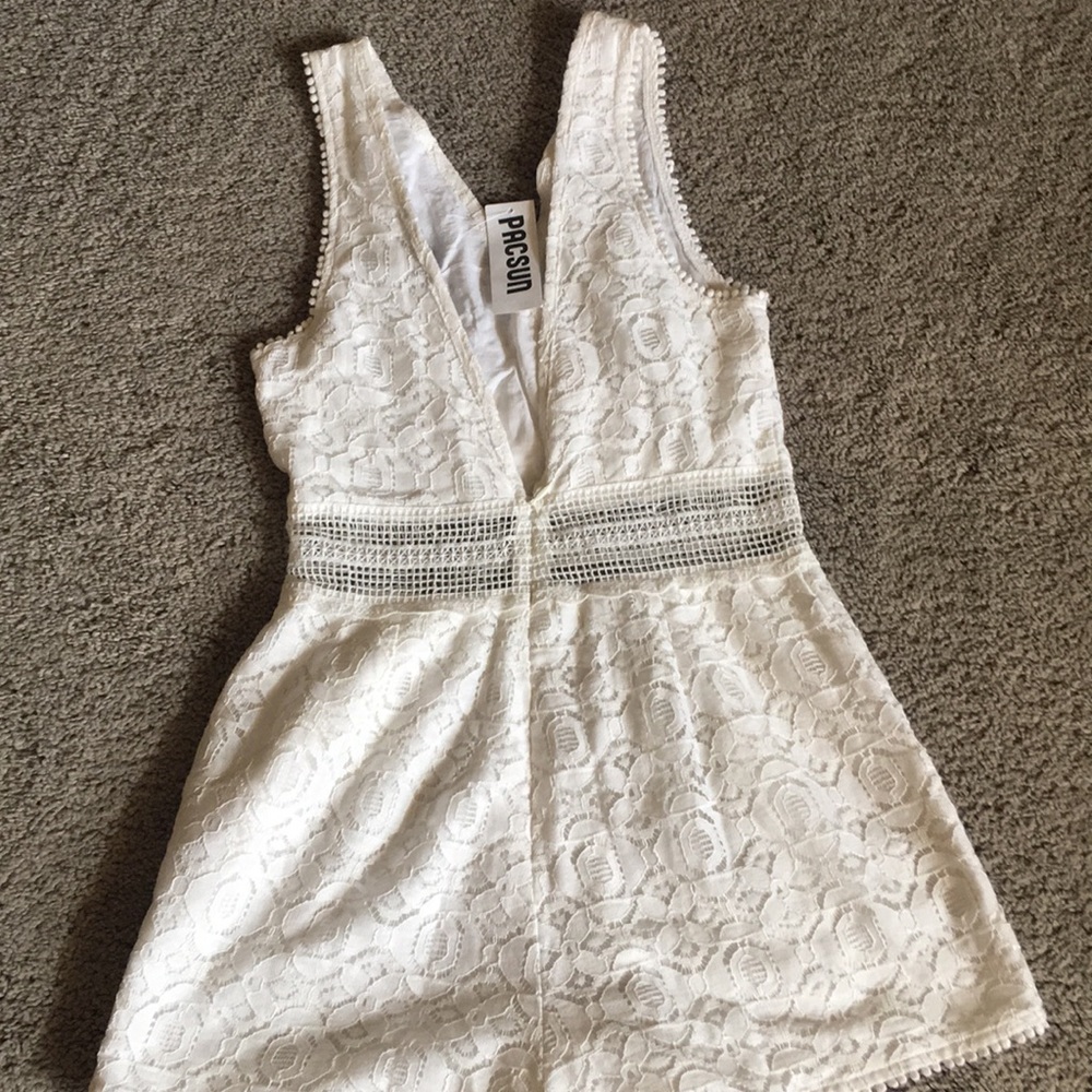 Super cute white romper by Kendall and Kylie - Picture 4 of 7